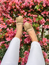Lade das Bild in den Galerie-Viewer, Hannah - Cream