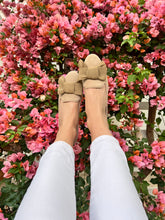 Lade das Bild in den Galerie-Viewer, Hannah - Cream