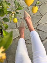 Lade das Bild in den Galerie-Viewer, Balletta Schuhe Cathrine - bequeme laufhöhe eleganter Schnitt - spitz geschnittener Slingpump in Wildleder mit Lederinnenfutter. Seitenansicht