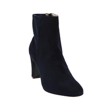 Lade das Bild in den Galerie-Viewer, Alessia - Bootie Blue