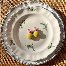 Lade das Bild in den Galerie-Viewer, Ohrring “Lara" Pink Matcha
