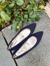 Lade das Bild in den Galerie-Viewer, Wildleder Ballerinas Spitze Kappe - Velours Dunkelblau - spitze Damenballerinas aus Wild Leder mit Ledersohle 
