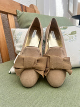 Lade das Bild in den Galerie-Viewer, Hannah - Cream
