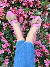 Lade das Bild in den Galerie-Viewer, Balletta Wildleder Loafer Hannah mit Lederschleife - Frontansicht Märchen rosa 
